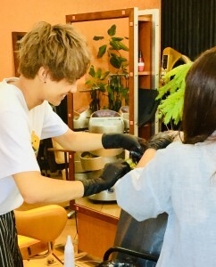 ヘアカラーバック塗布